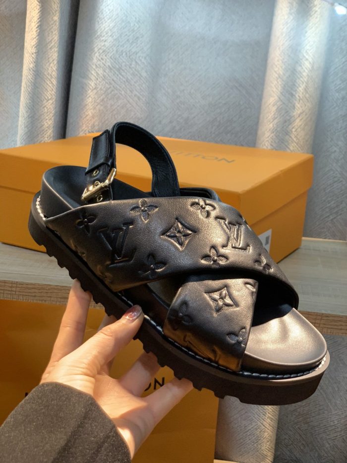路易威登 Paseo 平底舒适凉鞋黑色 LV 1A9RDO