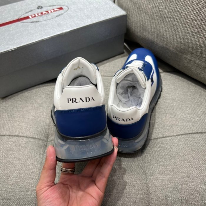 Prada Prax 01 男士运动鞋蓝色/白色 1.6 英寸/40 毫米 PRD