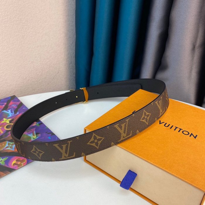 Louis Vuitton LV Initiales 双面腰带 Monogram 帆布，LV 女士腰带