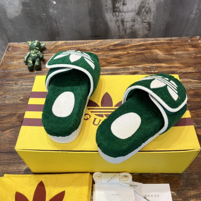 Gucci x Adidas 男士厚底 GG 绿色凉鞋 702412 UU010 3171