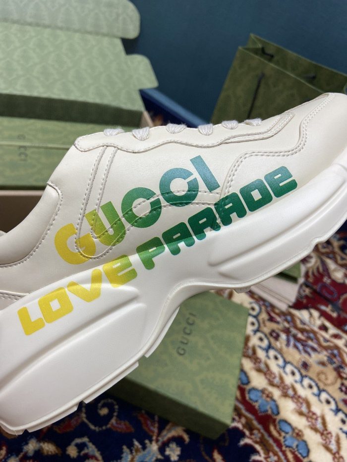 Gucci 女式 Rhyton 运动鞋搭配 Gucci Love Parade 黄绿白象牙色女式 524990