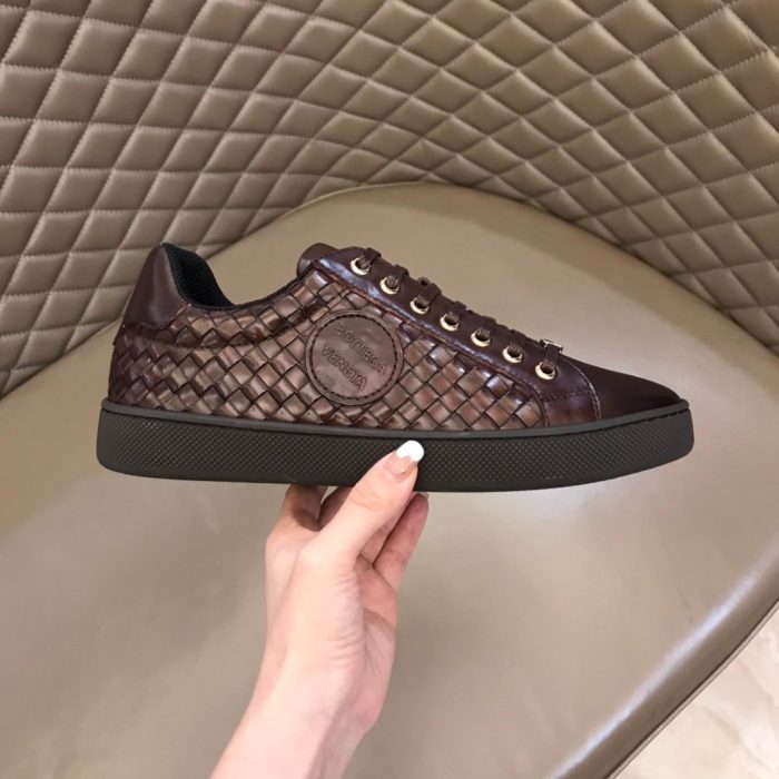 Bottega Veneta 男士运动鞋棕色 85024