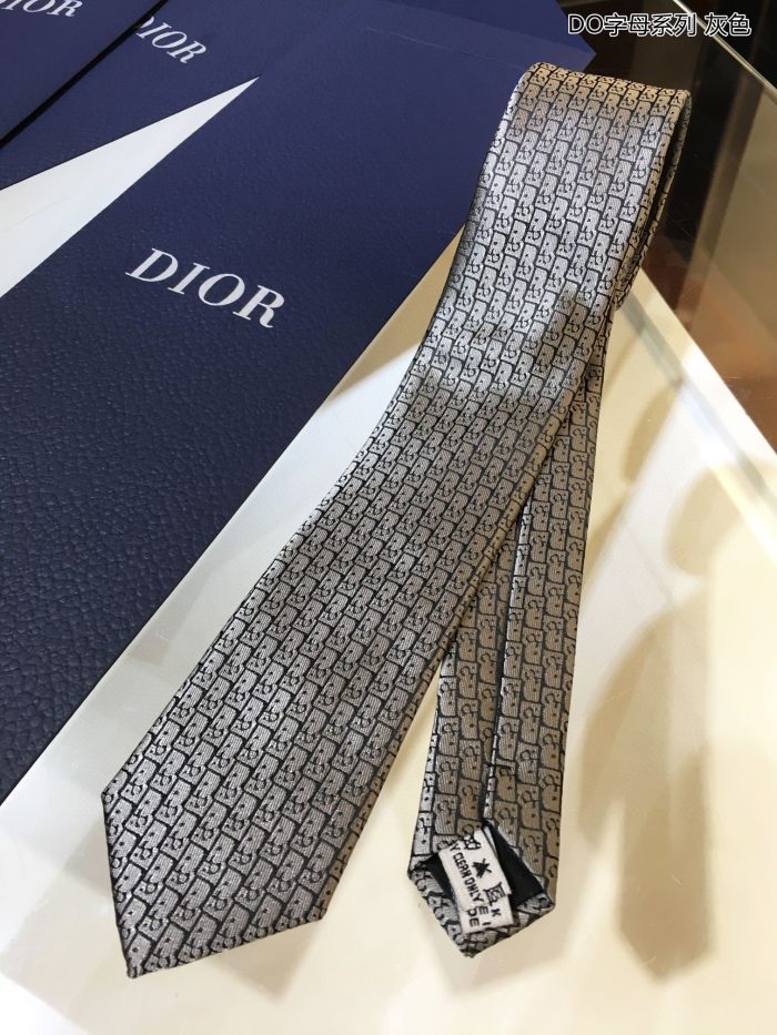 Dior Oblique 领带 灰色和黑色真丝 Dior 男士领带 93C1046A0121_C978