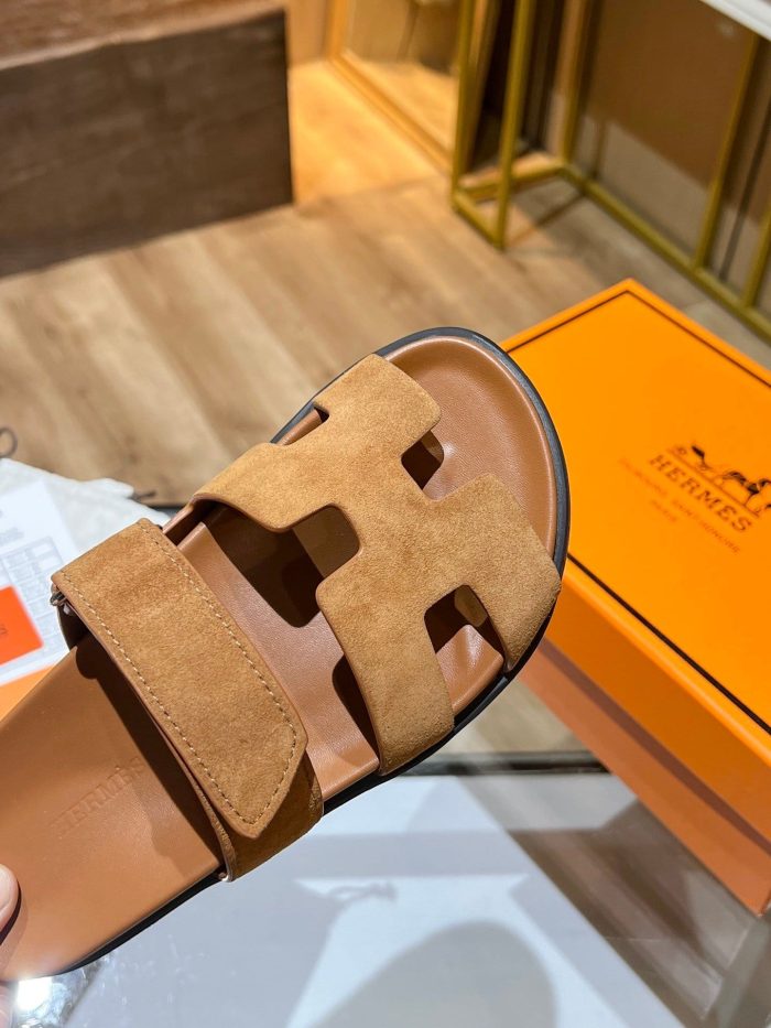 爱马仕 (Hermes) 女式 Chypre 凉鞋棕色，女鞋