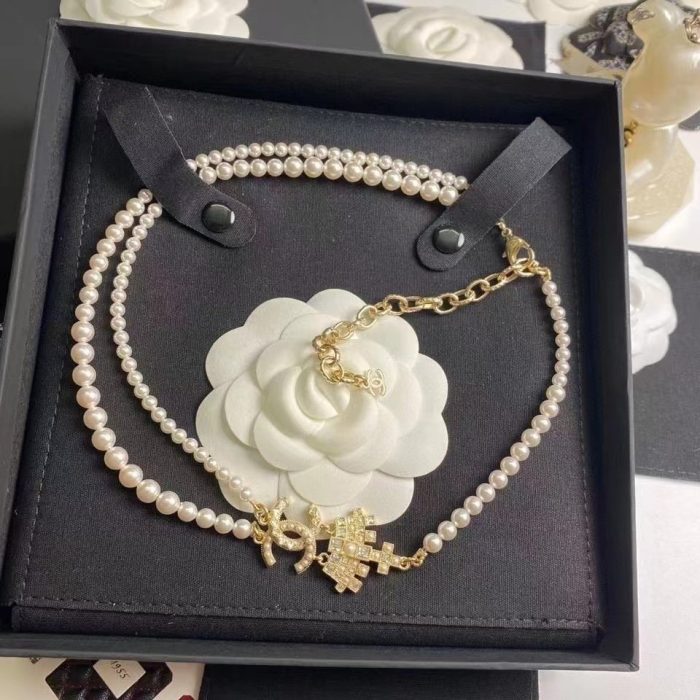 Chanel 双珍珠皇冠项链 白色 女士