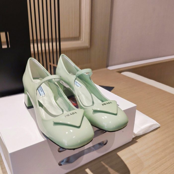 Prada 女式专利绿色高跟鞋 1.8 英寸/45 毫米 PRD