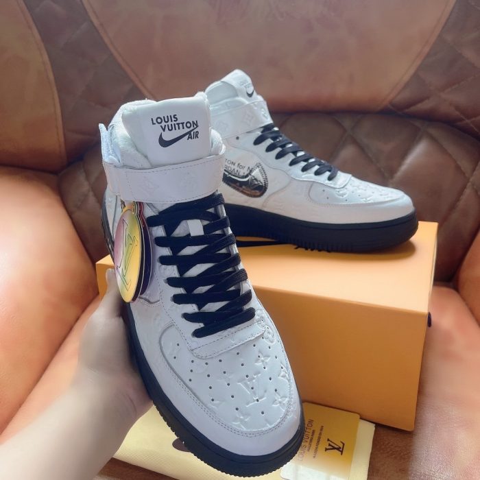 高仿Louis Vuitton 和 Virgil Abloh 设计的 Nike Air Force 1 男式白/黑鞋，男鞋