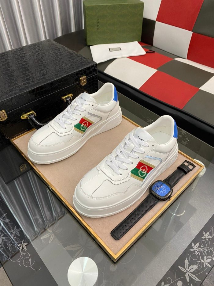 复刻Gucci 男士刺绣徽标 GG 带织带运动鞋白色 男士 669582
