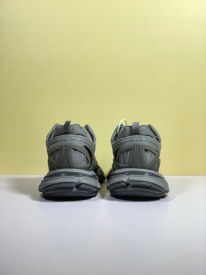 Balenciaga Track.2 男士灰色透明鞋底运动鞋