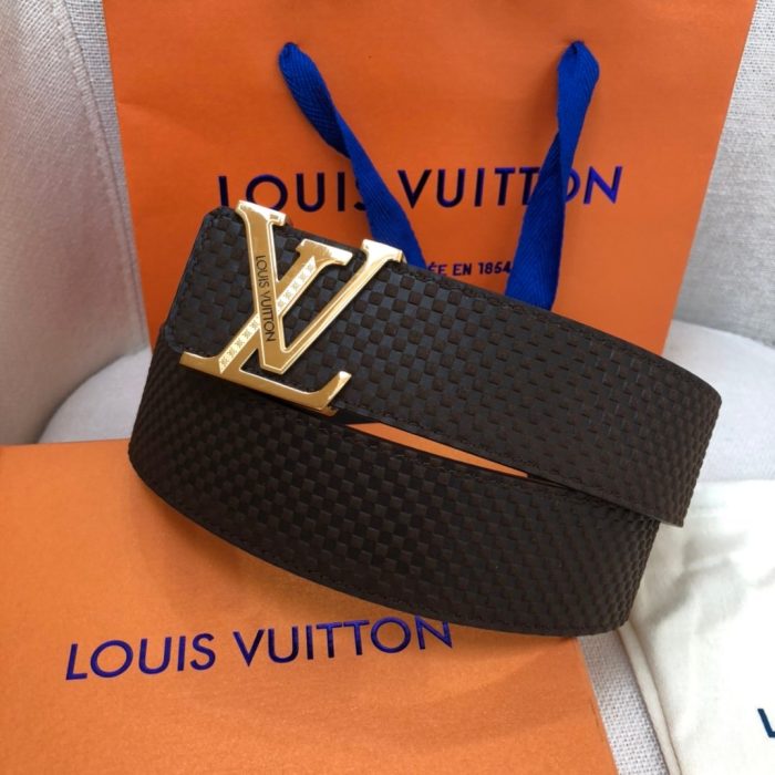 高仿Louis Vuitton 首字母双面 LV 腰带，带金色金属配件 LV 女士腰带