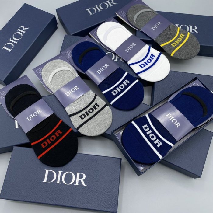 CD 袜子前面印有“Dior”黑色/白色/灰色/深蓝色/深灰色 - 5 双