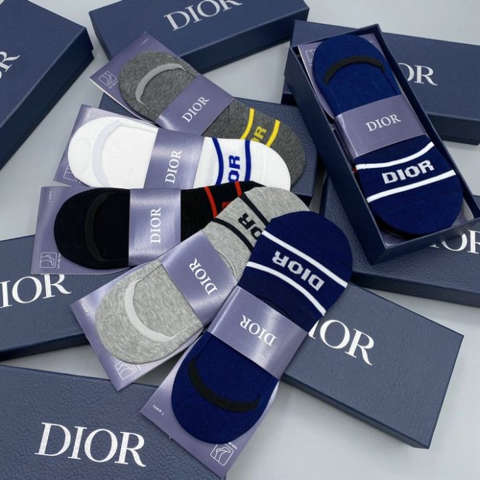 CD 袜子前面印有“Dior”黑色/白色/灰色/深蓝色/深灰色 - 5 双