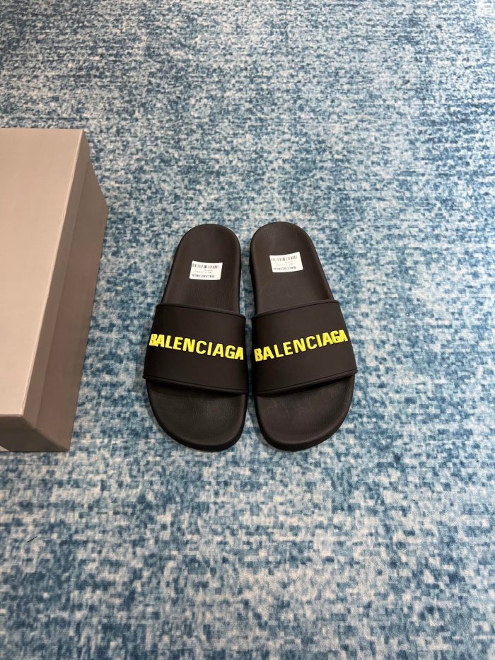 Balenciaga 男士泳池拖鞋黑色