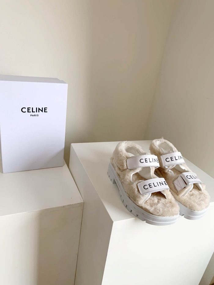 Celine Leo 女式毛皮白色抓痕凉鞋