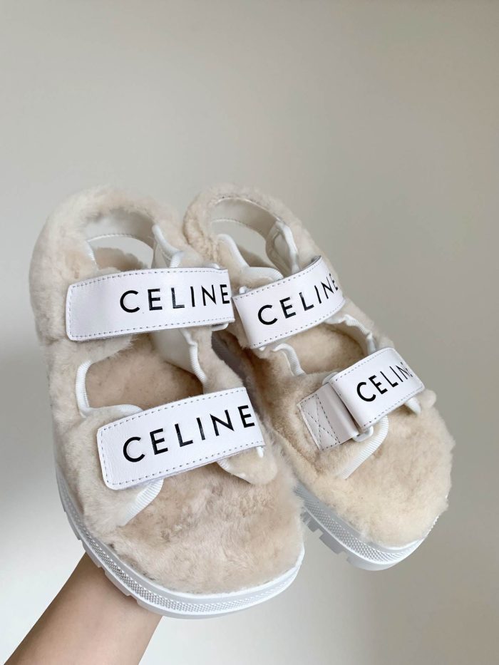 Celine Leo 女式毛皮白色抓痕凉鞋