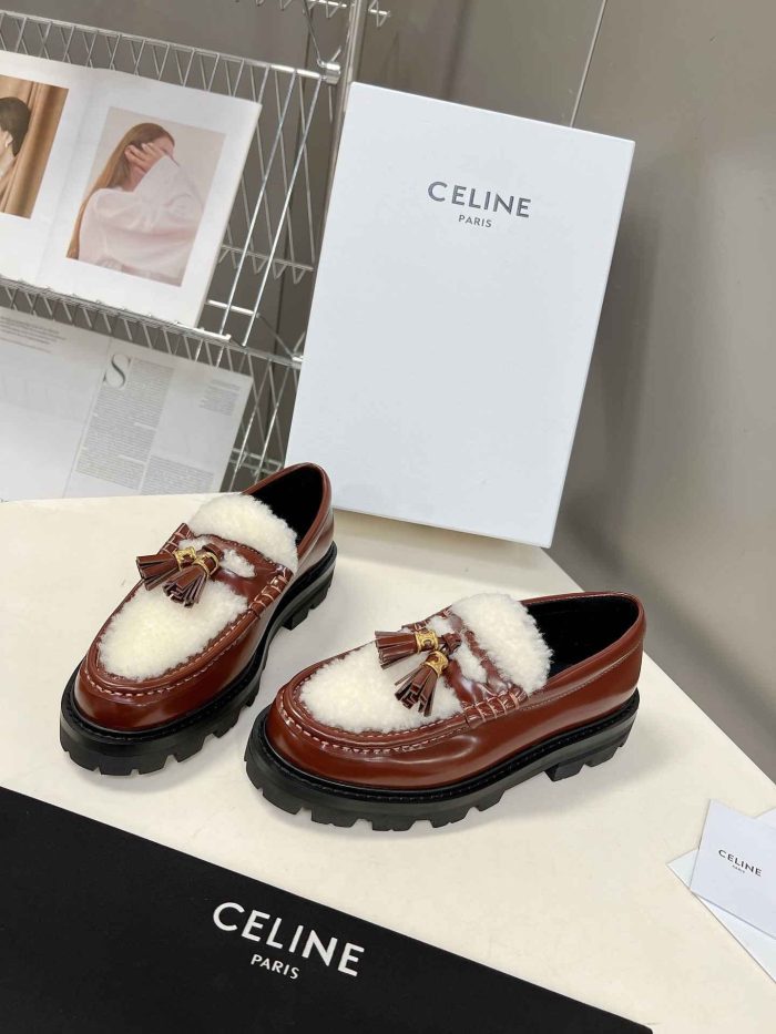 Celine Margaret 女式流苏酒红色毛皮乐福鞋