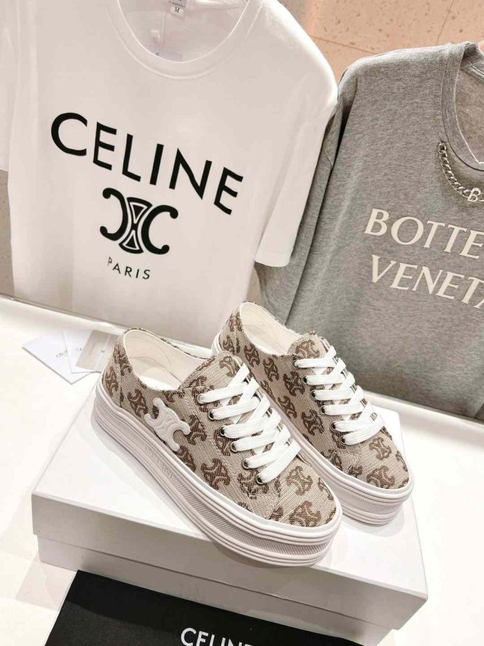 CELINE Triomphe 女式米色帆布运动鞋