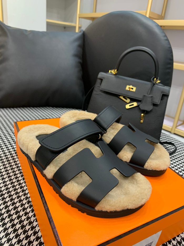 爱马仕 (Hermes) 女式西普草黑色凉鞋