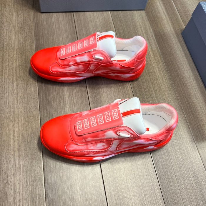 Prada Cass x Prada 美洲杯“Sust4in”男士运动鞋龙卷风红色 1.4 英寸/35 毫米 PRD PSO906_3LLN_F03AF