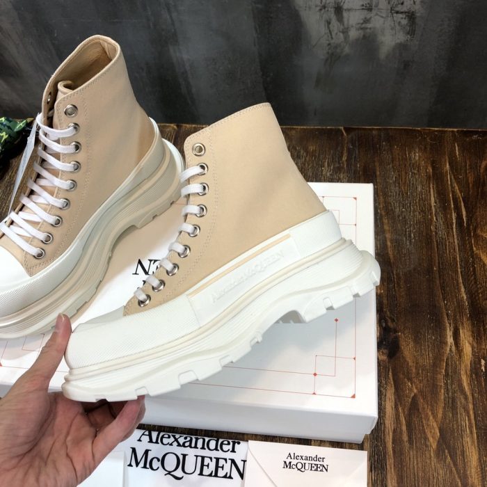 复刻Alexander McQueen 女式 Tread Slick 裸色棉质靴子