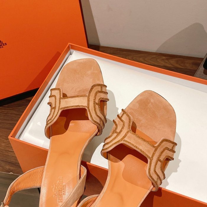 Hermes Premiere 女式凉鞋米色 4.1 英寸/10.5 厘米