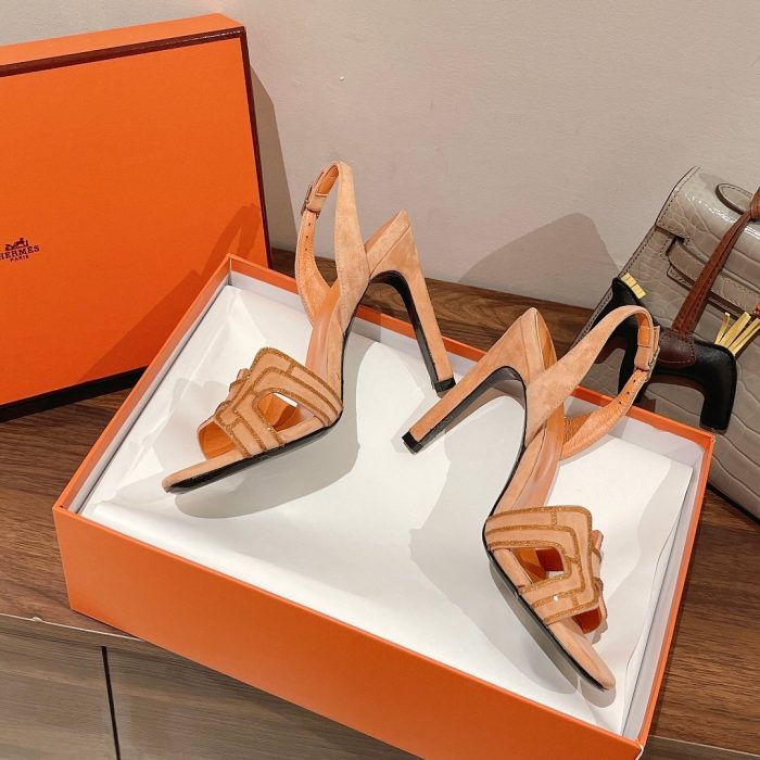 Hermes Premiere 女式凉鞋米色 4.1 英寸/10.5 厘米