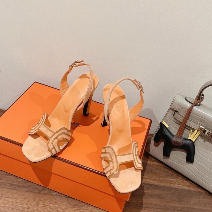 Hermes Premiere 女式凉鞋米色 4.1 英寸/10.5 厘米