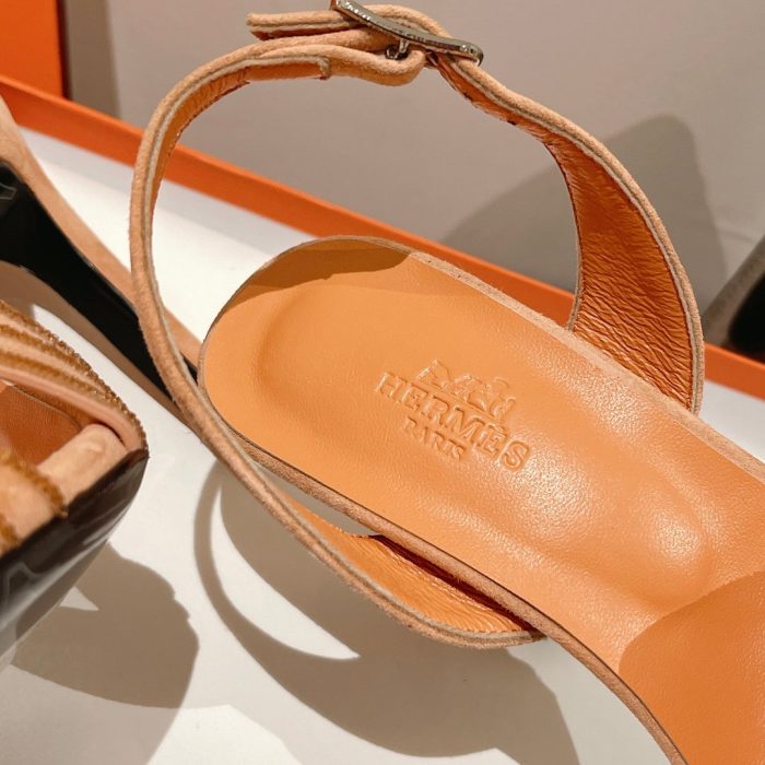 Hermes Premiere 女式凉鞋米色 4.1 英寸/10.5 厘米