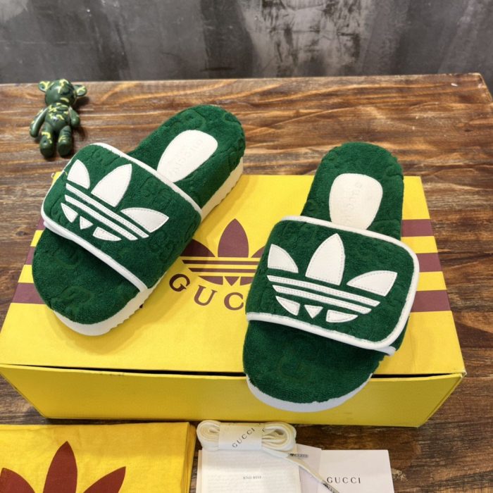 Gucci x Adidas 男士厚底 GG 绿色凉鞋 702412 UU010 3171