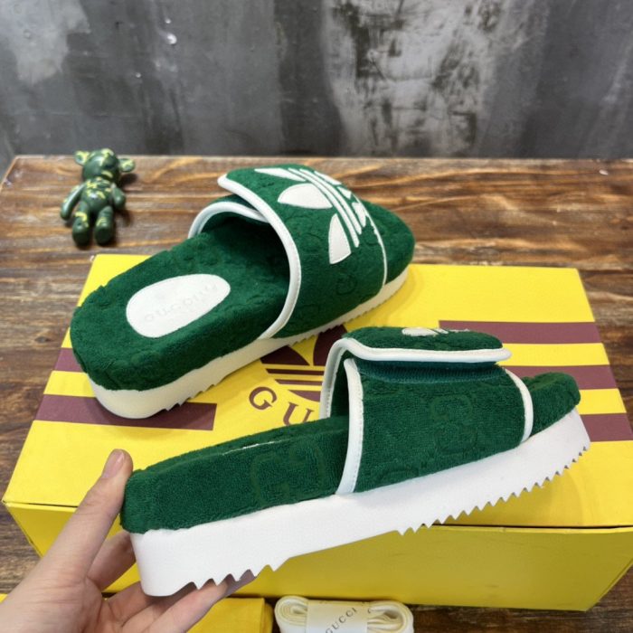 Gucci x Adidas 男士厚底 GG 绿色凉鞋 702412 UU010 3171