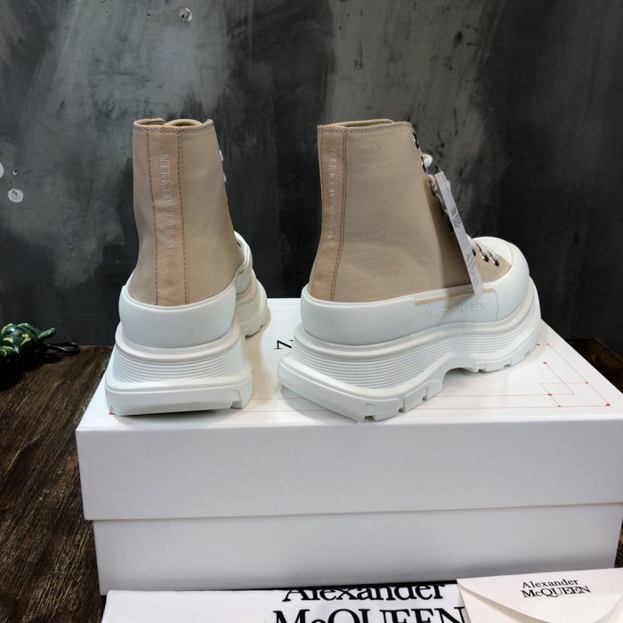 复刻Alexander McQueen 女式 Tread Slick 裸色棉质靴子