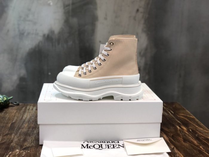 复刻Alexander McQueen 女式 Tread Slick 裸色棉质靴子