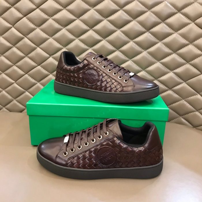 Bottega Veneta 男士运动鞋棕色 85024