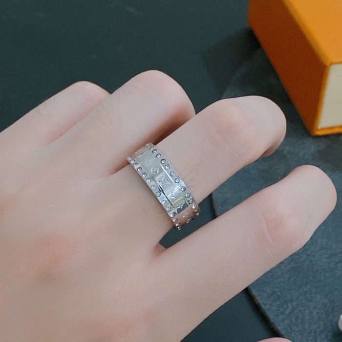 路易威登戒指