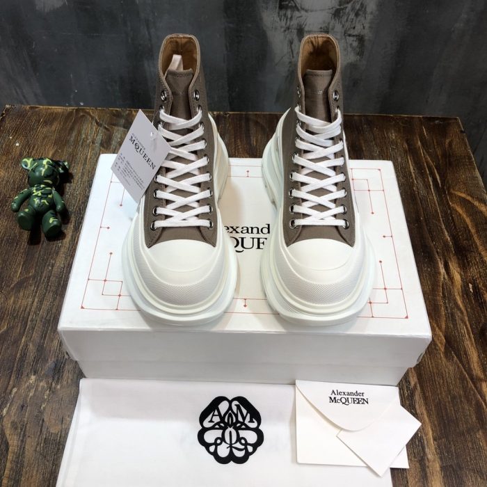 复刻Alexander McQueen 女式 Tread Slick 靴子棉质棕色