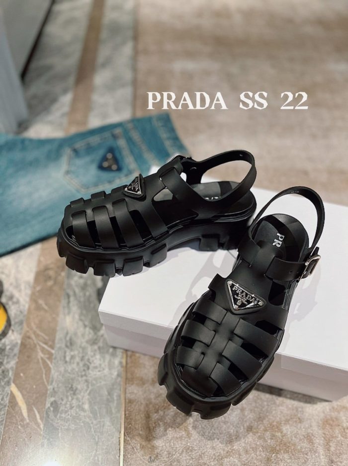 Prada 女式泡沫橡胶凉鞋黑色 2.2 英寸/55 毫米 PRD 1X853M_3LKK_F0002_F_055