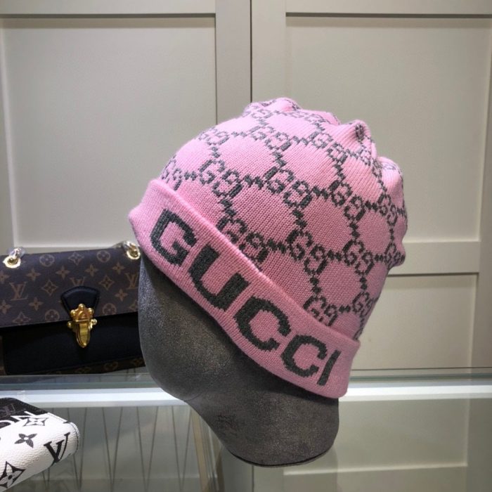 Gucci 粉色羊绒毛线帽