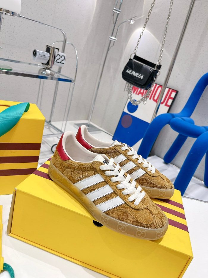 Gucci x Adidas 女式瞪羚运动鞋米色 GG 707868 UWV20 7162