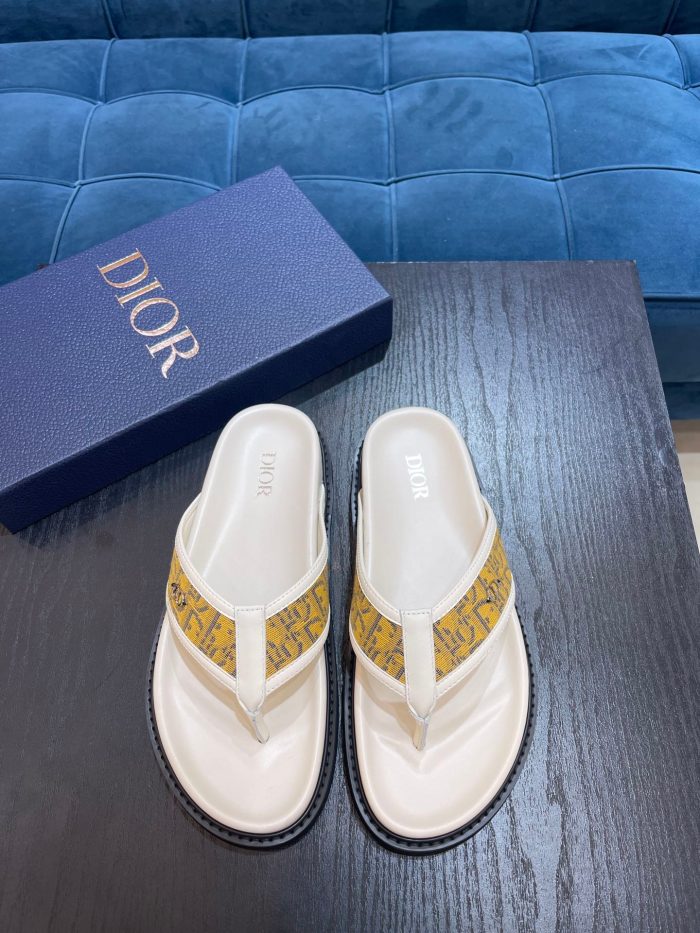 高仿迪奥（Christian Dior）男士水色凉鞋白色 CD