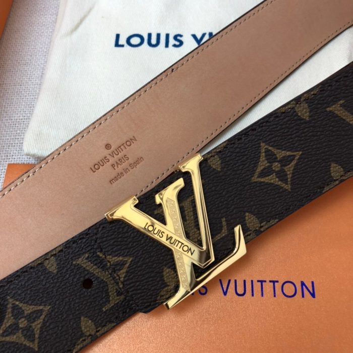 高仿Louis Vuitton 首字母 LV 腰带 Monogram 帆布金色金属配件，LV 女士腰带