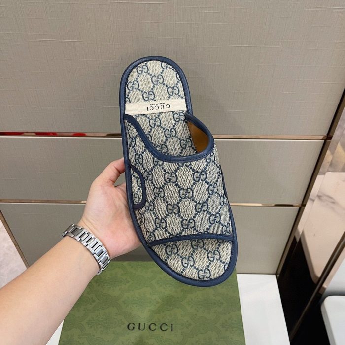 Gucci 男式 GG Supreme 拖鞋男士蓝色和米色 624879