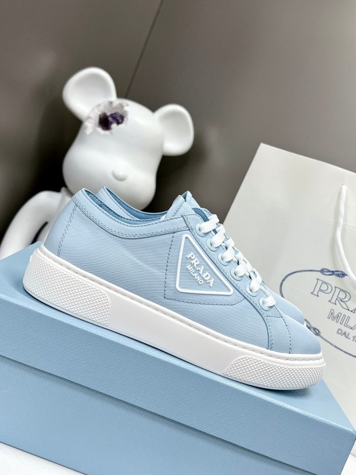 Prada 女式 Macro 再生尼龙拉绒运动鞋蓝色 1.2 英寸/30 毫米 PRD
