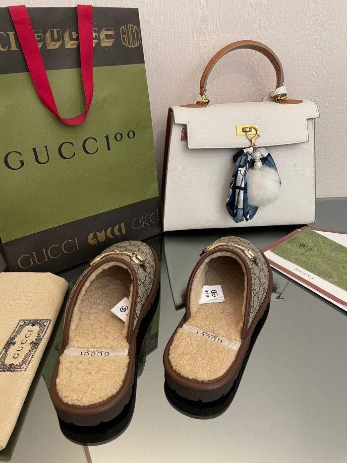 Gucci 男士 GG 马衔扣灰色拖鞋 男士 GG 鞋 694249