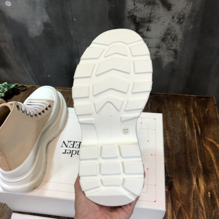 复刻Alexander McQueen 女式 Tread Slick 裸色棉质靴子