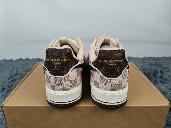 Nike x Louis Vuitton 男士 Air Force 1 米色