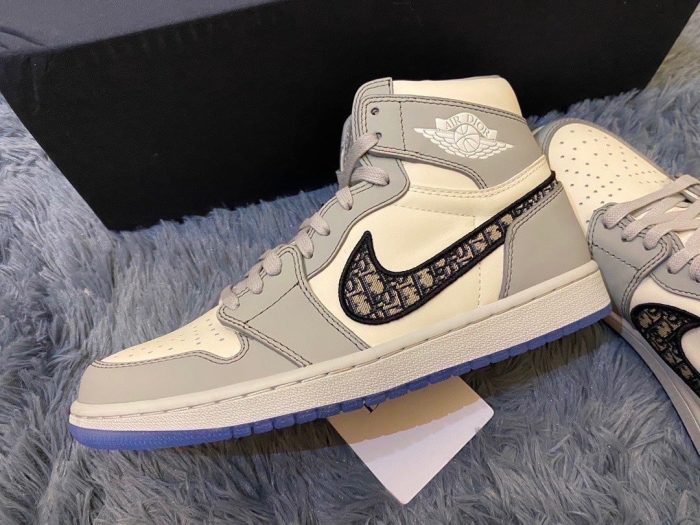 Nike Dior x Air Jordan 1 High OG Wolf Grey/Sail/Photon Dust/White 女士，女鞋