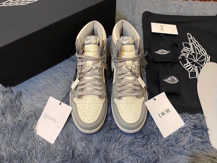 Nike Dior x Air Jordan 1 High OG Wolf Grey/Sail/Photon Dust/White 女士，女鞋