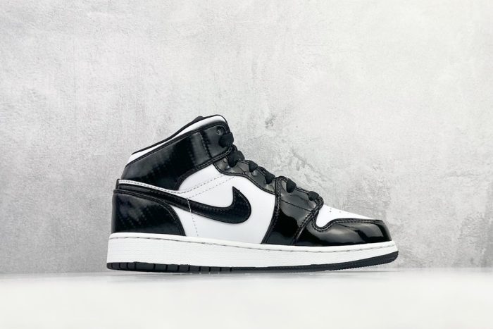 Nike Air Jordan 1 Mid 全明星黑色/白色女式运动鞋，女鞋