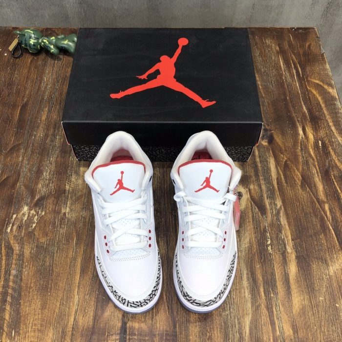 Nike Air Jordan 3 复古运动鞋高帮白色带大象印花运动鞋女式，女鞋