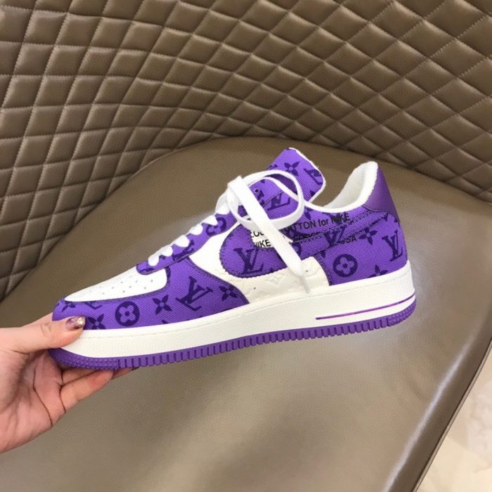 高仿Louis Vuitton 和 Virgil Abloh 设计的 Nike Air Force 1 白色/紫色男士鞋履